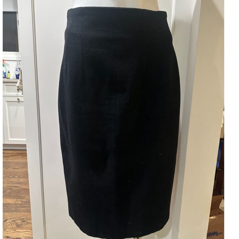 Skirt, black, size 8.